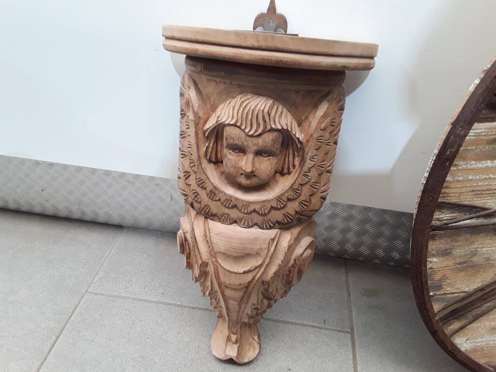 CONSOLE ANGELOT SCULPTÉ 