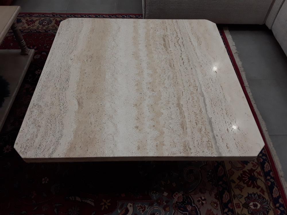 TABLE ANNÉE 90 CARRÉE TRAVERTIN 