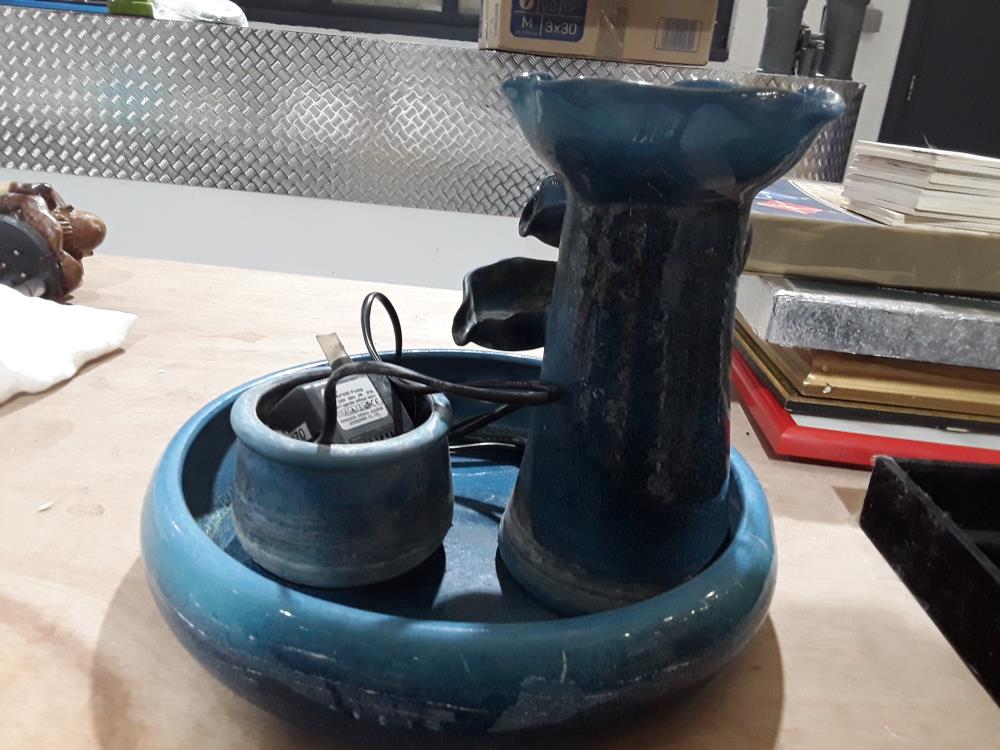 FONTAINE CÉRAMIQUE BLEU 