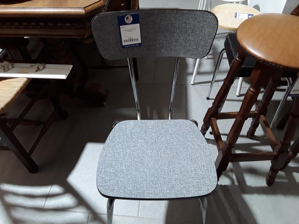 CHAISE DE CUISINE EN FORMICA 