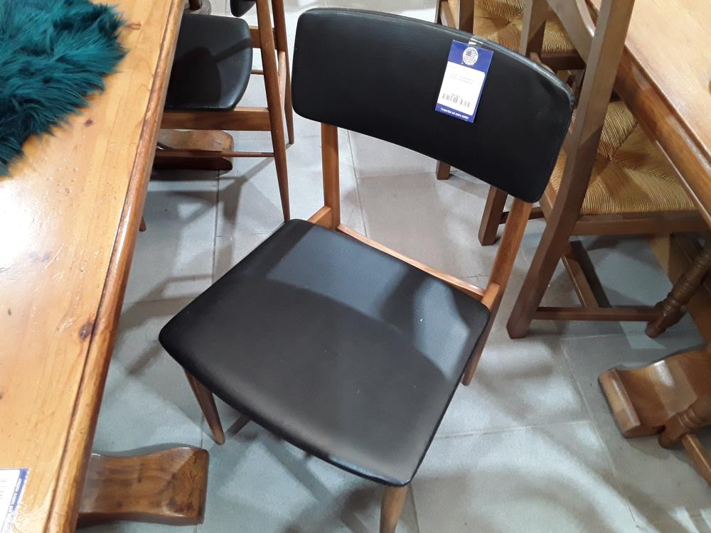 LOT DE CHAISES STYLE NORDIQUE ANNEE 60 