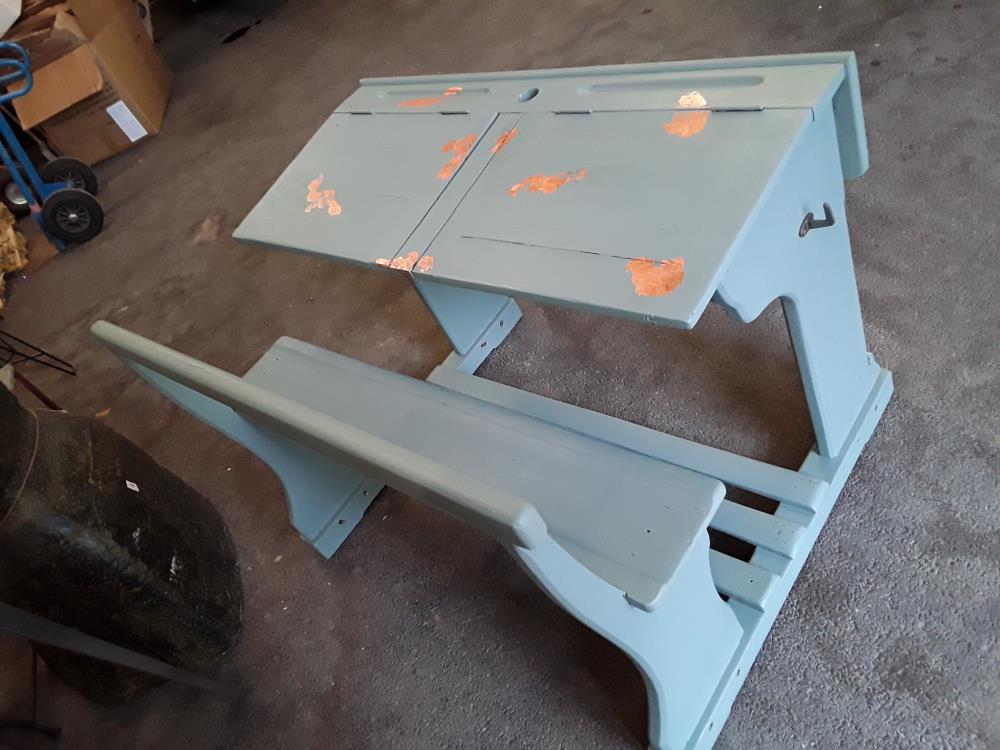 PUPITRE D'ÉCOLIER PATINE VERT DOUX ET CUIVRE 