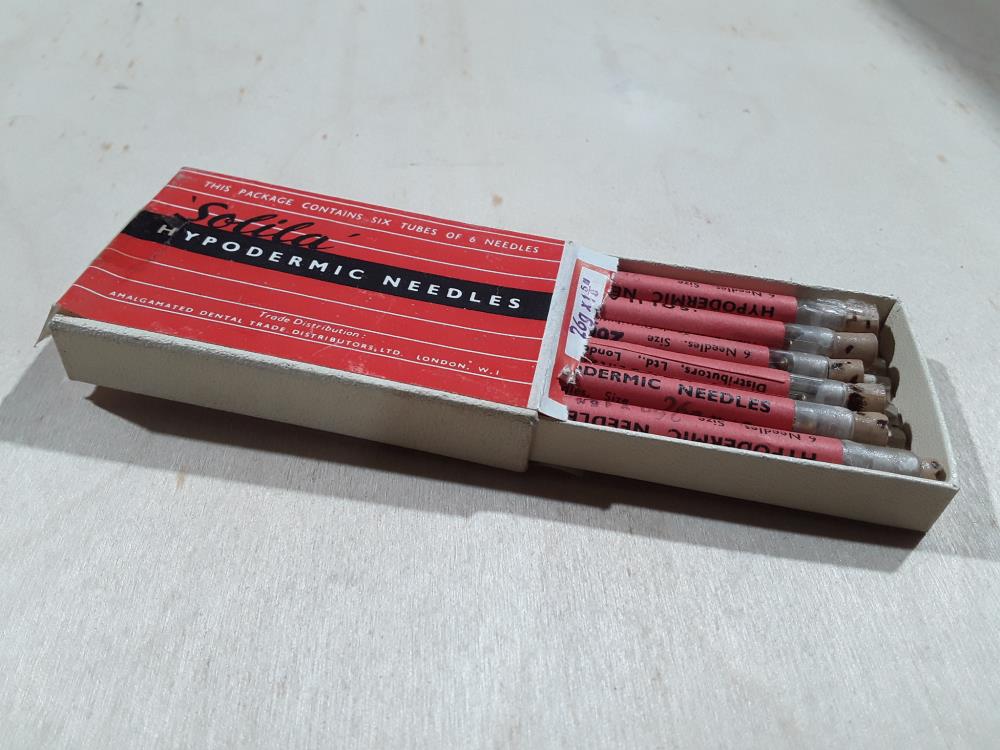 BOITE D'AIGUILLES HYPODERMIQUES 6 TUBES DE 6 AIGUILLES 