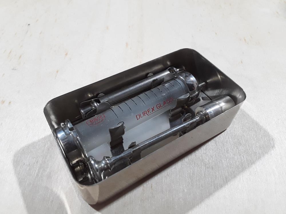 SERINGUE ORIGINAL EVA RECORD 5CC EN VERRE AVEC BOITE METAL 