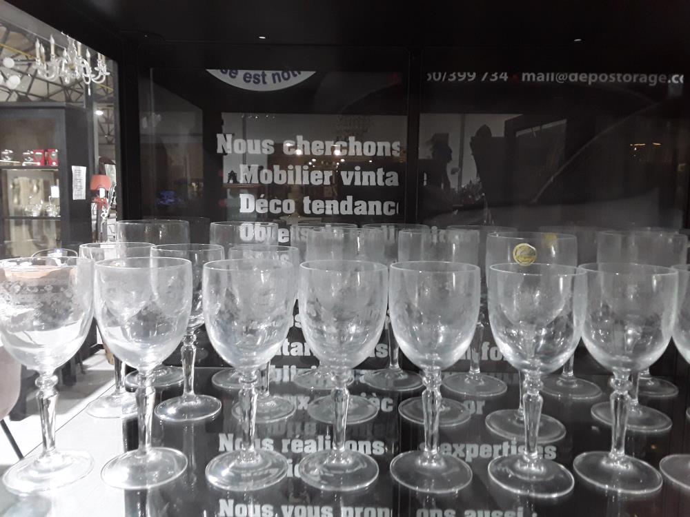 SERIES DE 24 VERRES  CRISTAL D'ARQUES 