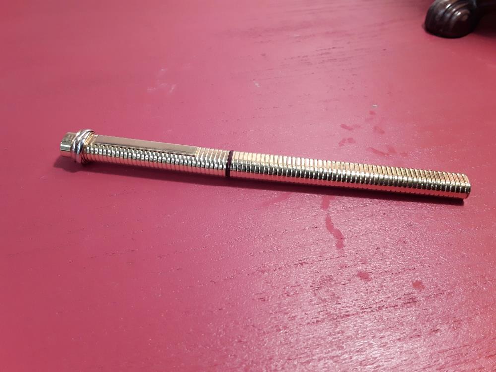 STYLO A PLUME MARQUE CARTIER VENDOME TRINITY 