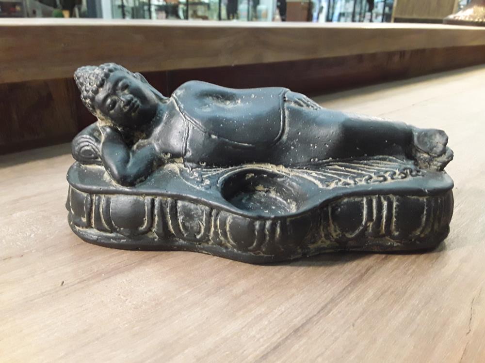 PETIT BOUDHA COUCHER 