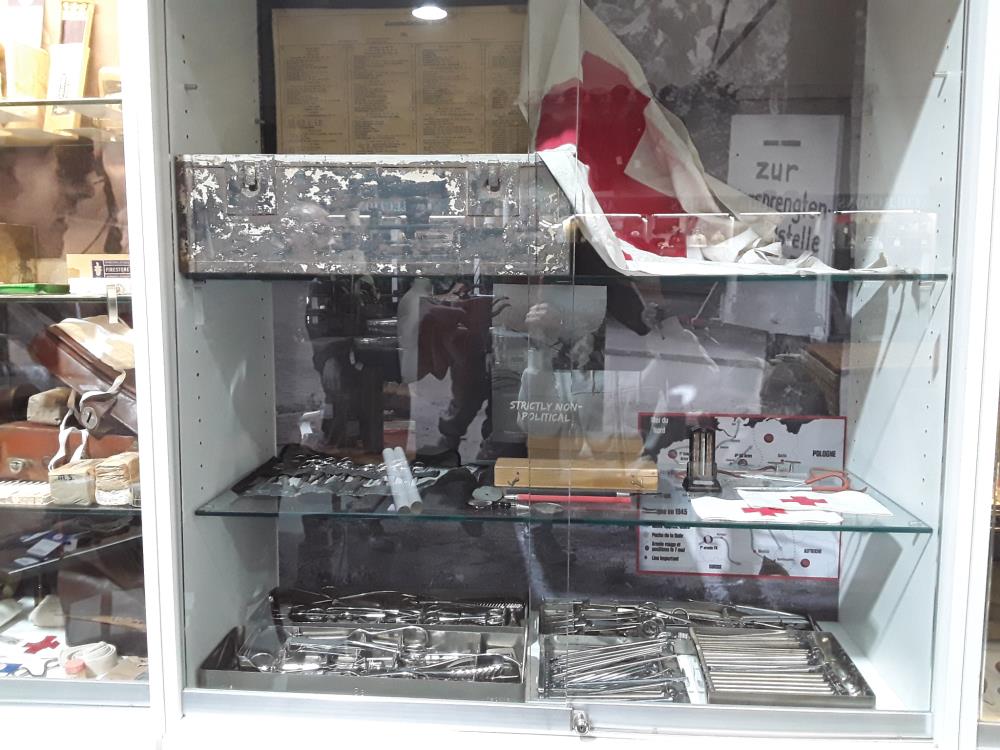 CAISSE CHIRUGIEN ALLEMAND INSTRUMENTS OPERATION COMBAT WW2