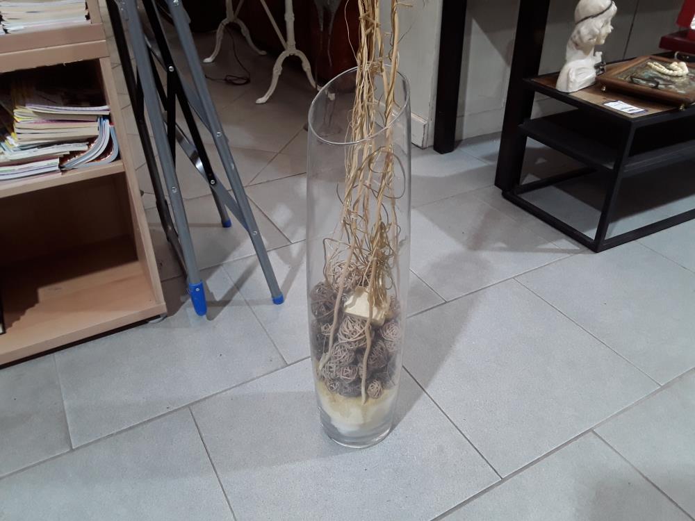 VASE ROND AVEC DU SABLE 