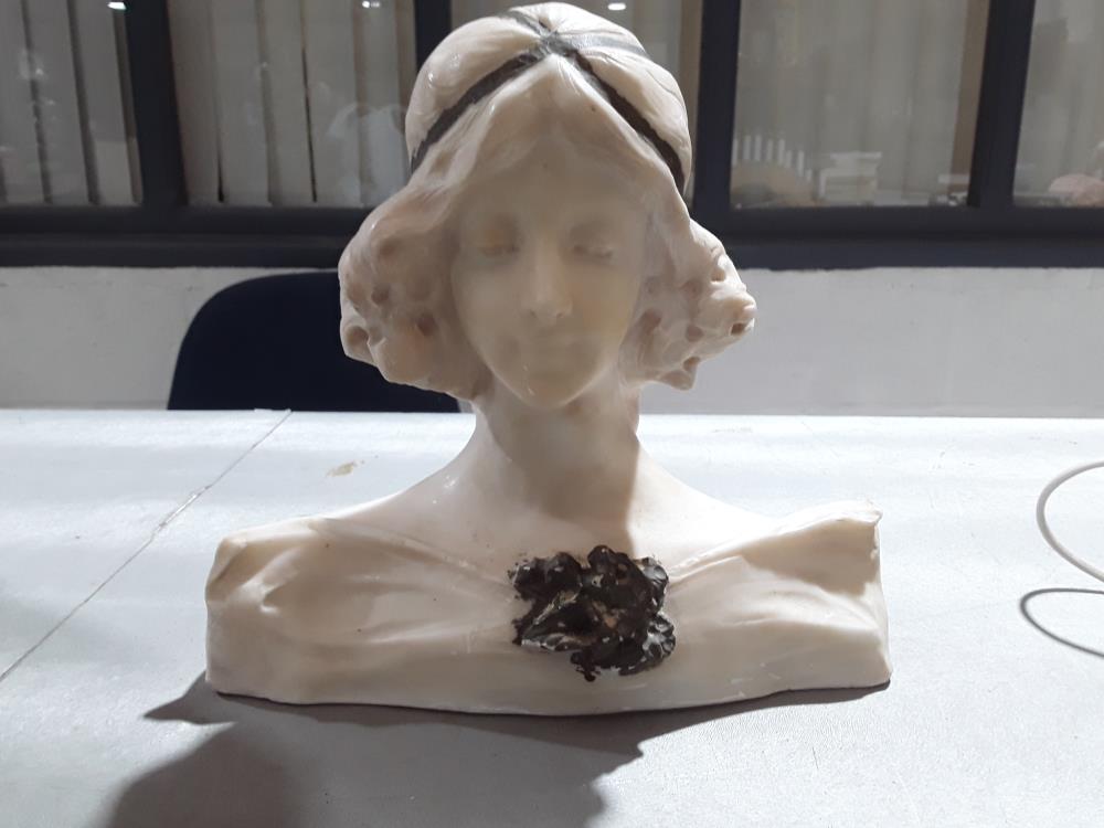 BUSTRE 1900 EN ALBATRE 