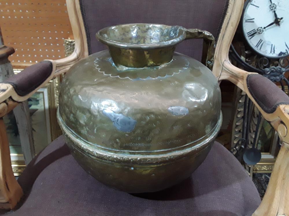 CRUCHE 18EME EN CUIVRE 