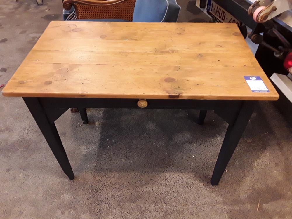 TABLE DESSUS BOIS CLAIR PIEDS NOIRS 