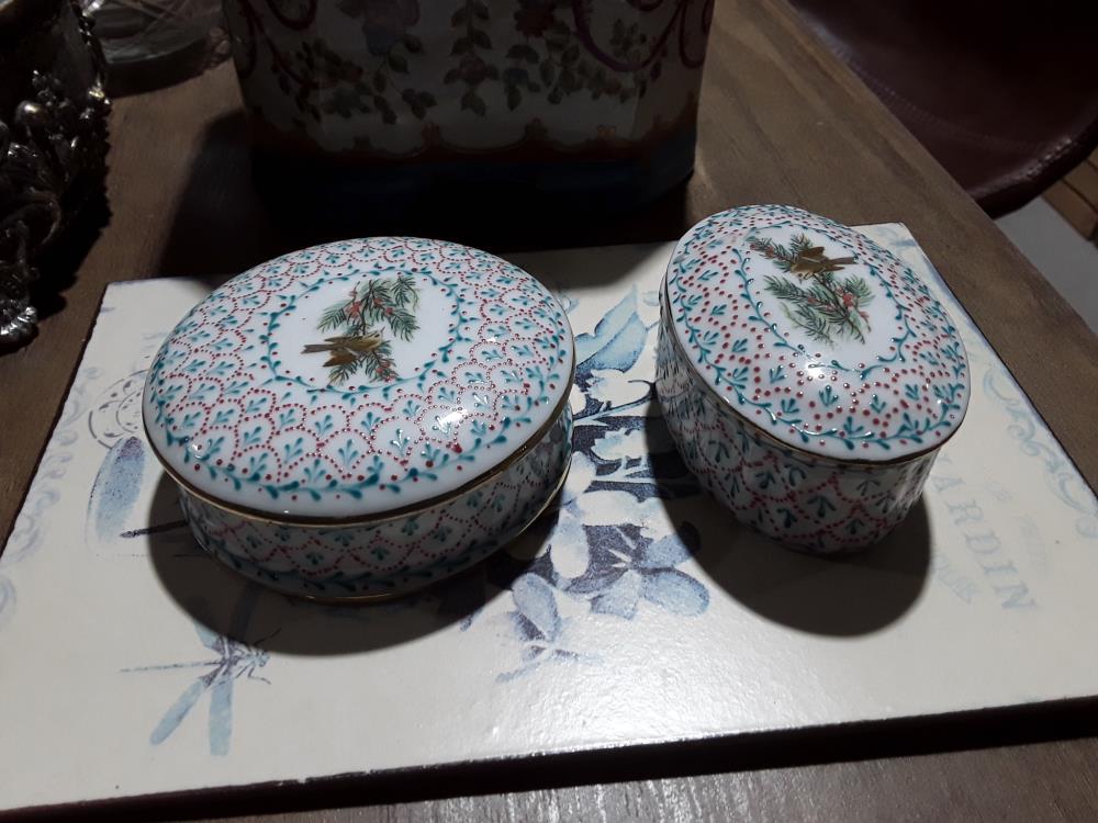 BOITE EN PORCELAINE PEINTE À LA MAIN 