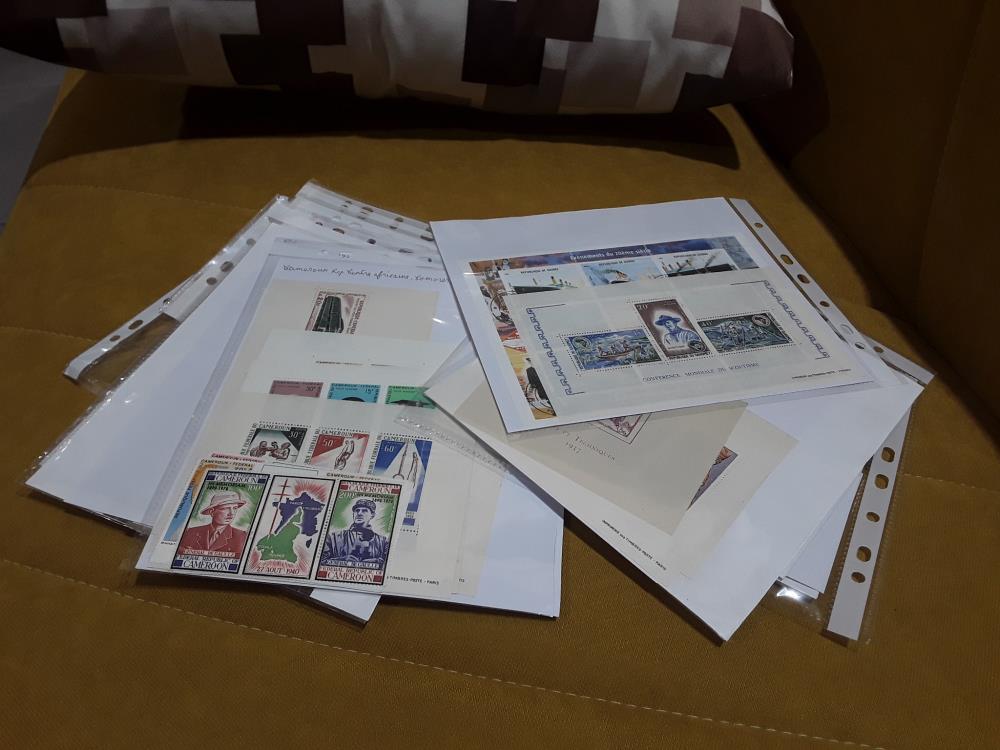 LOT DE TIMBRES ÉTRANGERS