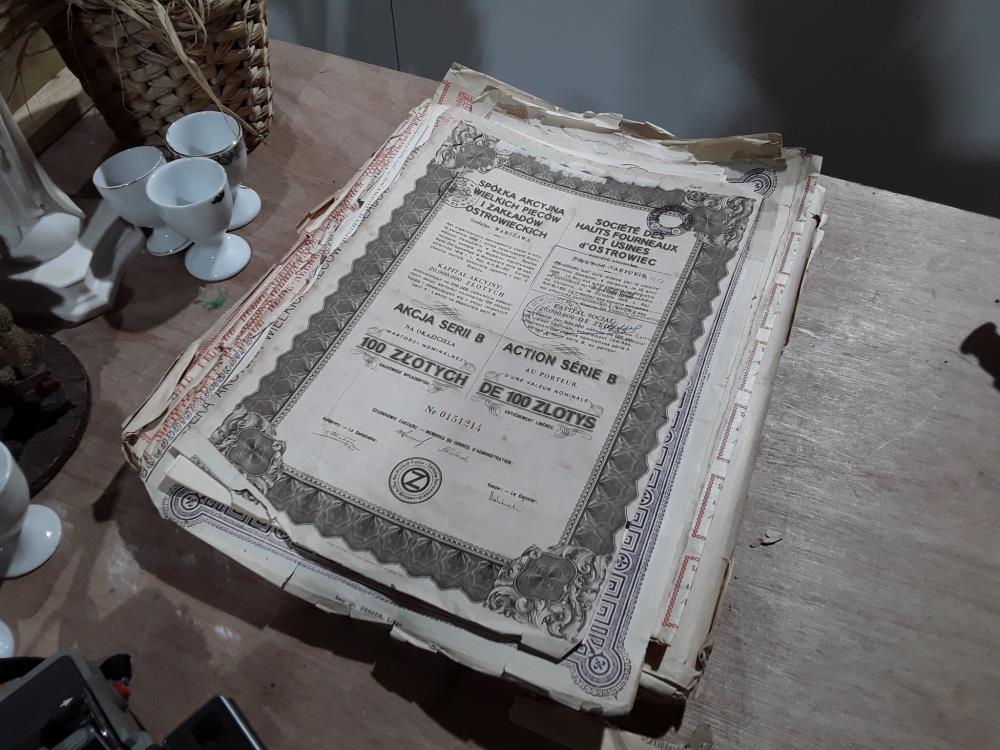 LOT D'ACTIONS ANCIENNES 