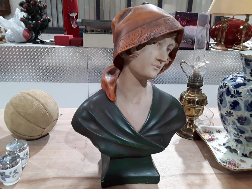 BUSTE ANNEE 20 EN PLATRE COLORÉ 