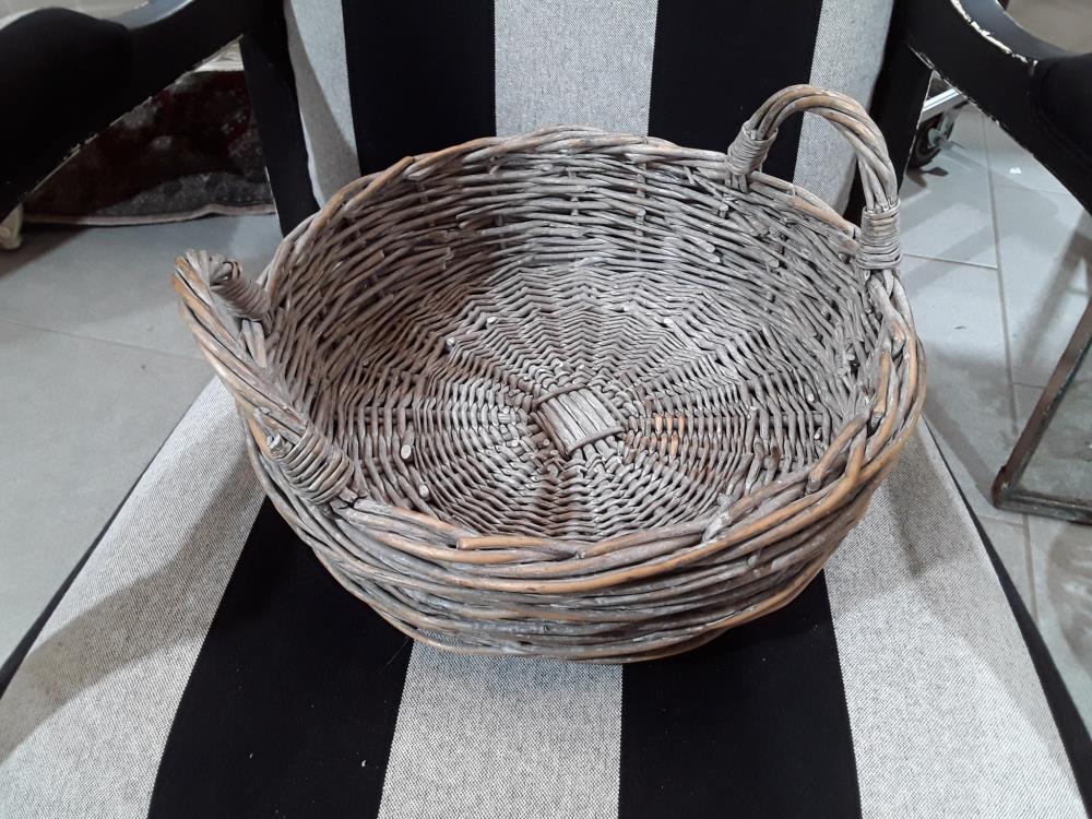 PANIER ROND EN JONC TRESSÉ 