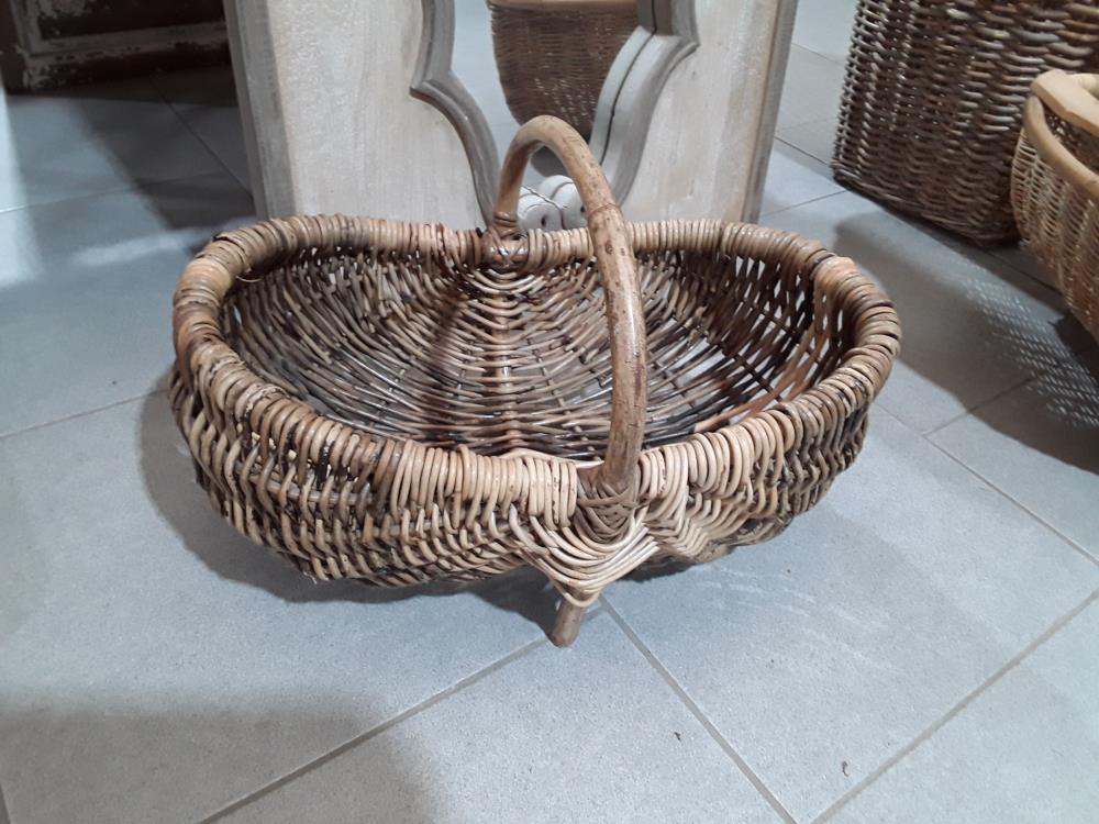 PANIER EN JONC TRESSÉ AVEC ANCE 