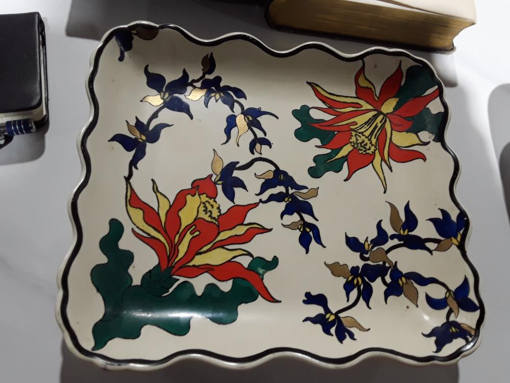 ASSIETTE PEINTE EN LONGWY JONQUILLES 