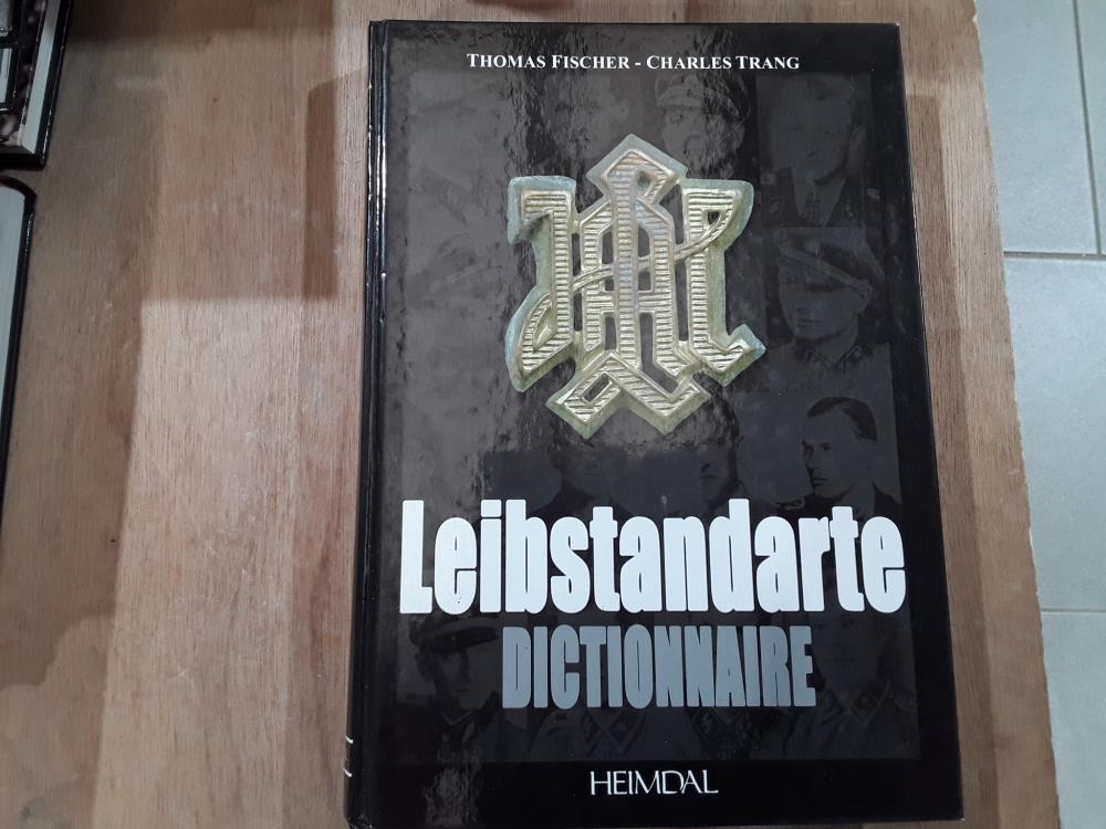 LIVRES MILITARIA 
