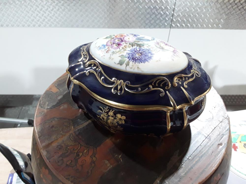 BOITE EN PORCELAINE BLEU (42)