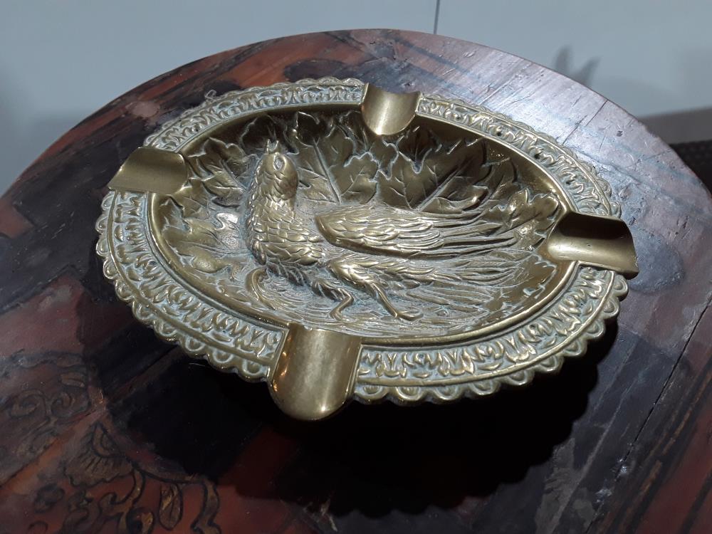 CENDRIER EN CUIVRE MOTIF CHASSE (78)