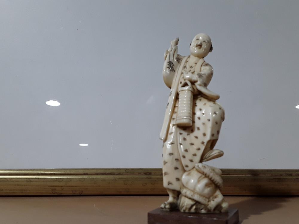 OKIMONO JAPONAIS FIN 19EME HOMME AU SERPENT 