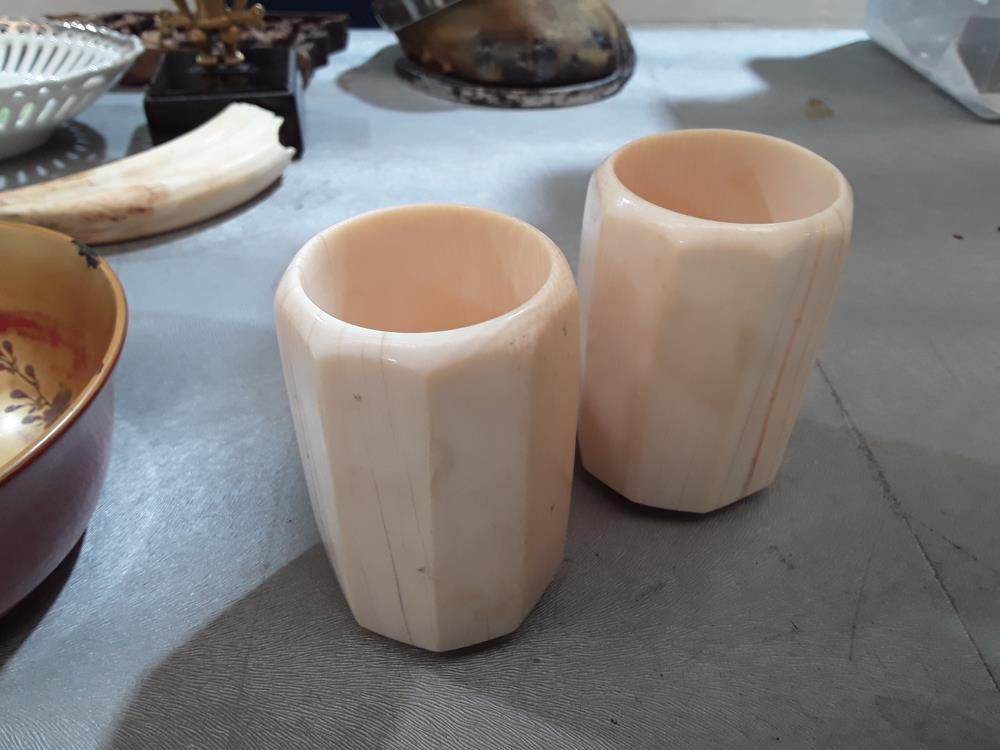 PAIRE DE POTS À CALLIGRAPHIE DEBUT 20EME 