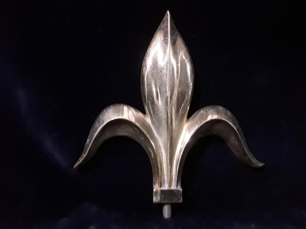 HAMPE DE DRAPEAU FLEUR DE LYS 