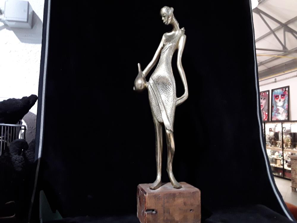 SCULPTURE CONGO SIGNÉE LIYOLO KINSHASA 