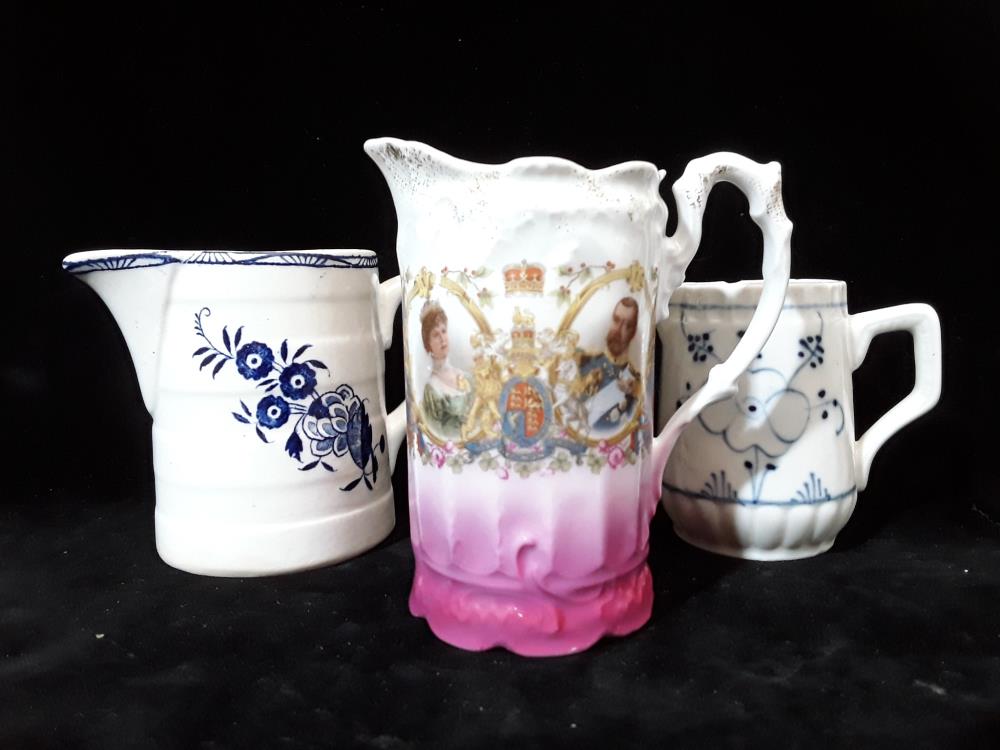 ENSEMBLE DE 3 POTS À LAIT ROI D'ANGLETERRE 