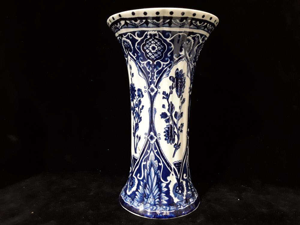 VASE EN FAIENCE DELFT 
