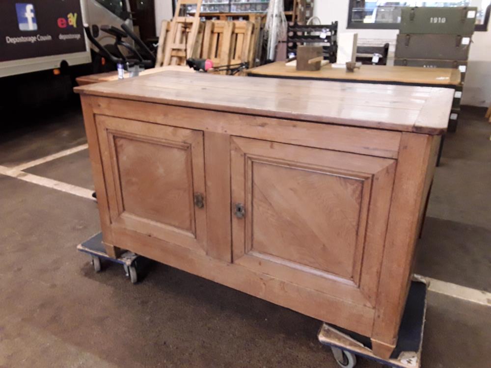 MEUBLE PÉTRIN EN CHENE MASSIF 19EME 