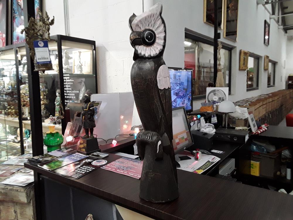 HIBOU EN BOIS SCULPTÉ 