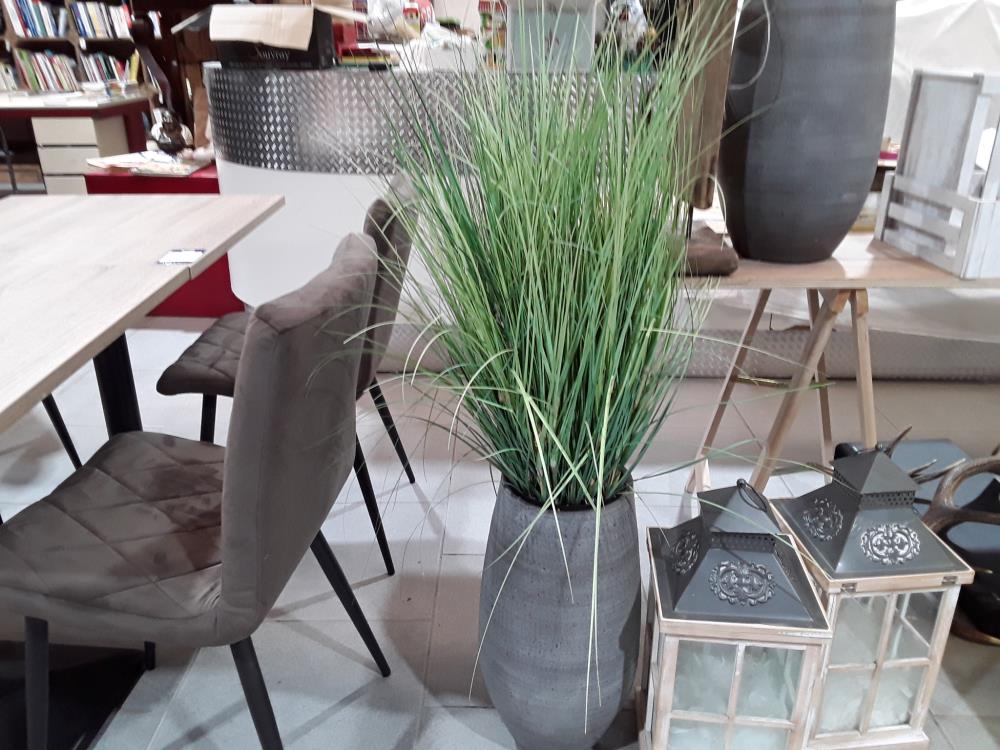 VASE EN TERRE CUITE AVEC PLANTE DECO 