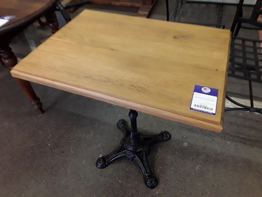 TABLE BISTRO PIED EN FONTE 