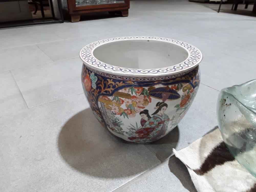 AQUARIUM CHINOIS EN PORCELAINE ÉMAILLÉE 19ÈME 