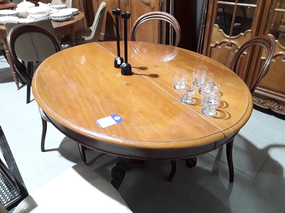 GUERIDON EN ACAJOU AVEC 5 RALLONGES 