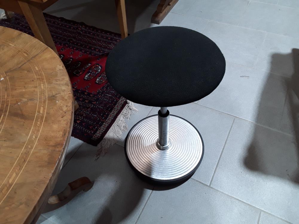 TABOURET ERGO DESIGN 