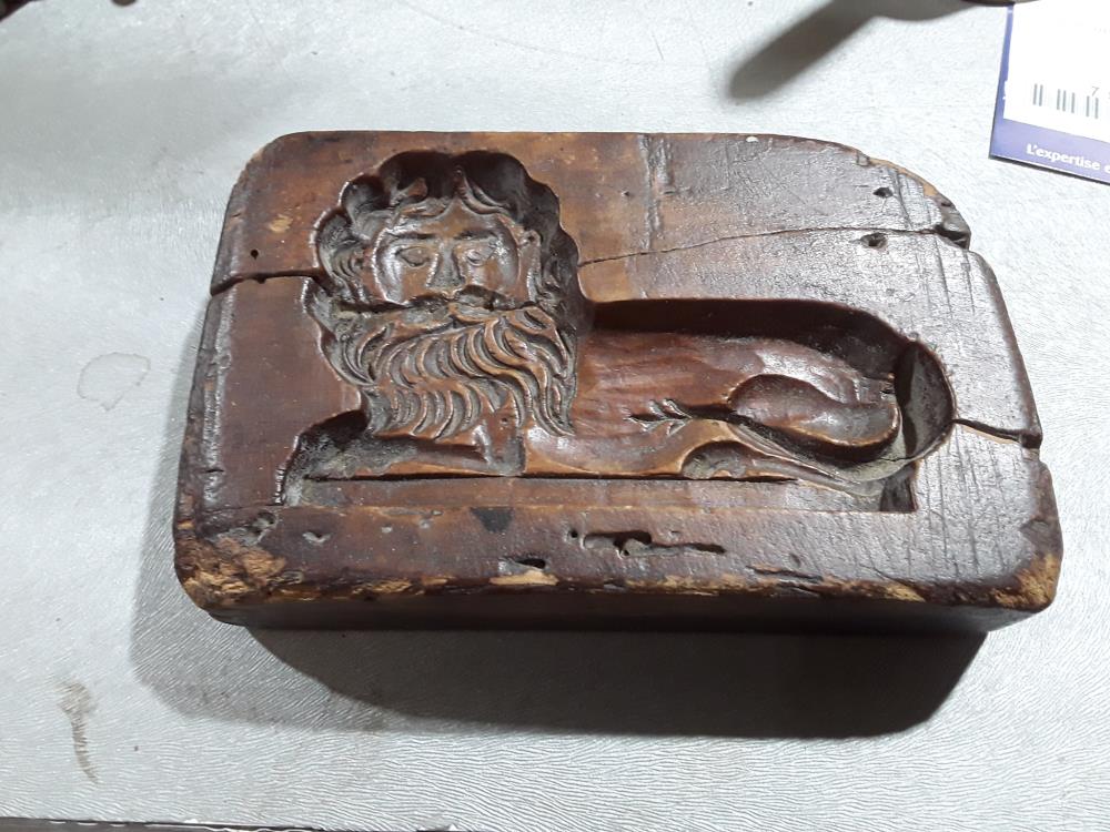 MOULE A BISCUIT 18EME 