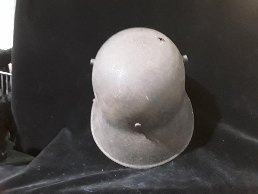 CASQUE ALLEMAND MODEL 17 WW1 AVEC ECLAT 