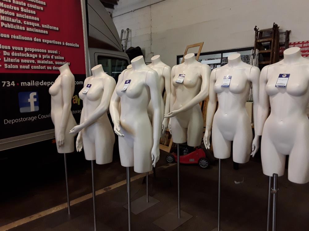 MANNEQUIN FEMME PIED EN INOX 