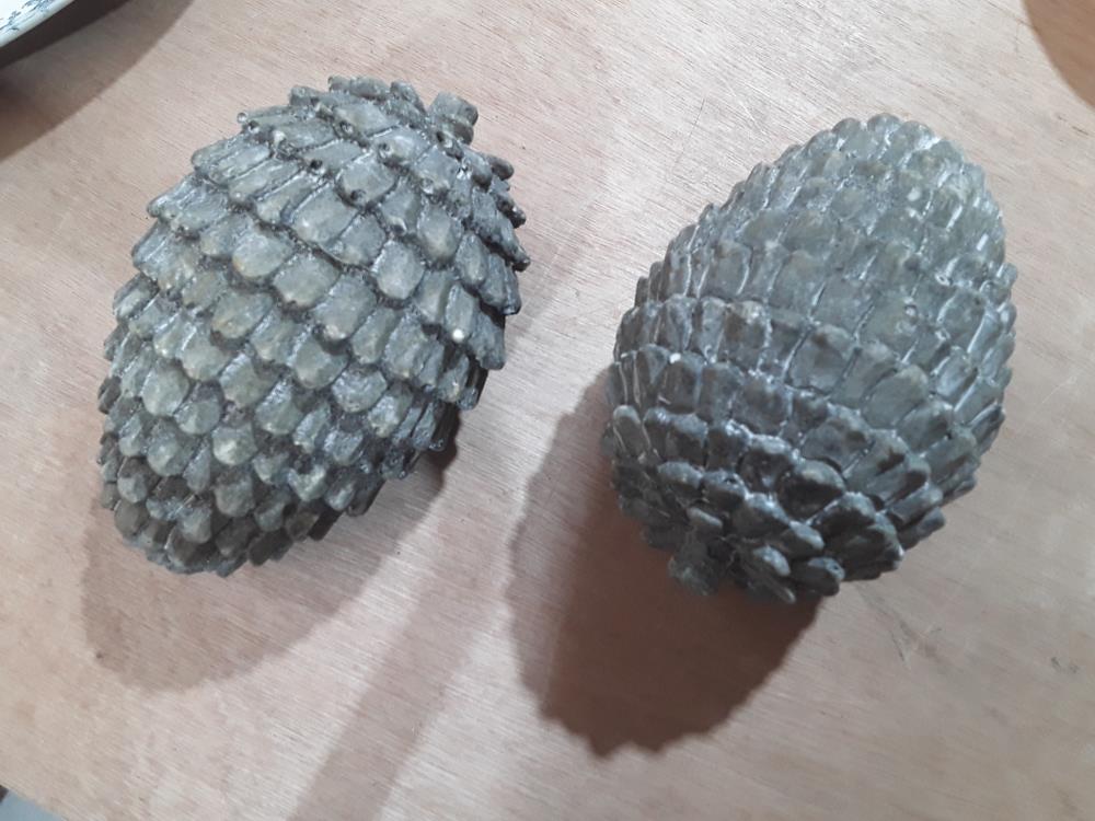 PAIRE DE POMME DE PIN EN BOIS DECO VINTAGE 