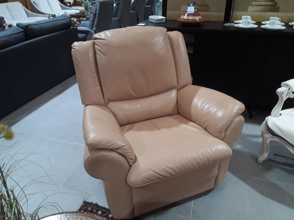 FAUTEUIL EN CUIR 