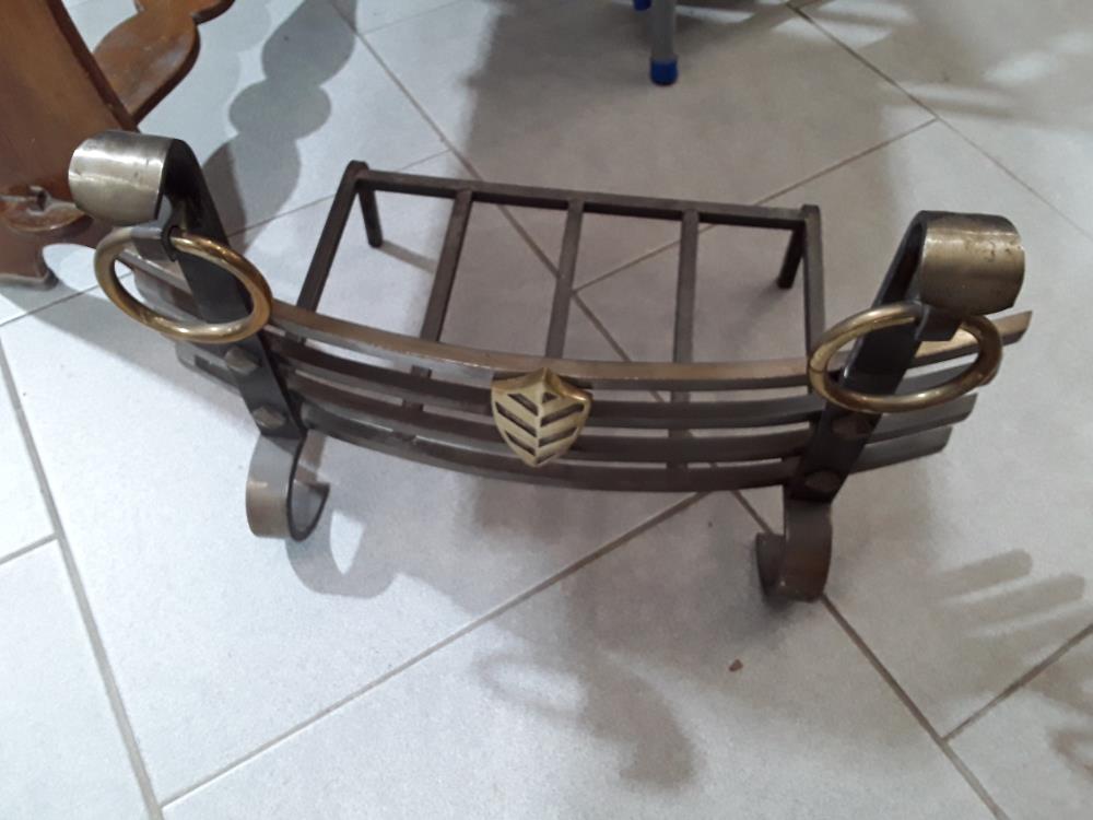 PORTE BUCHE EN FER FORGÉ 