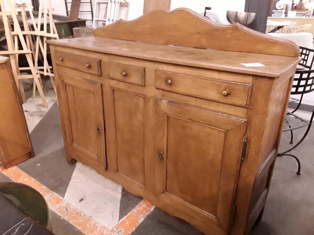 DRESSE DEUX PORTES TROIS TIROIRS EN CHENE 19EME 