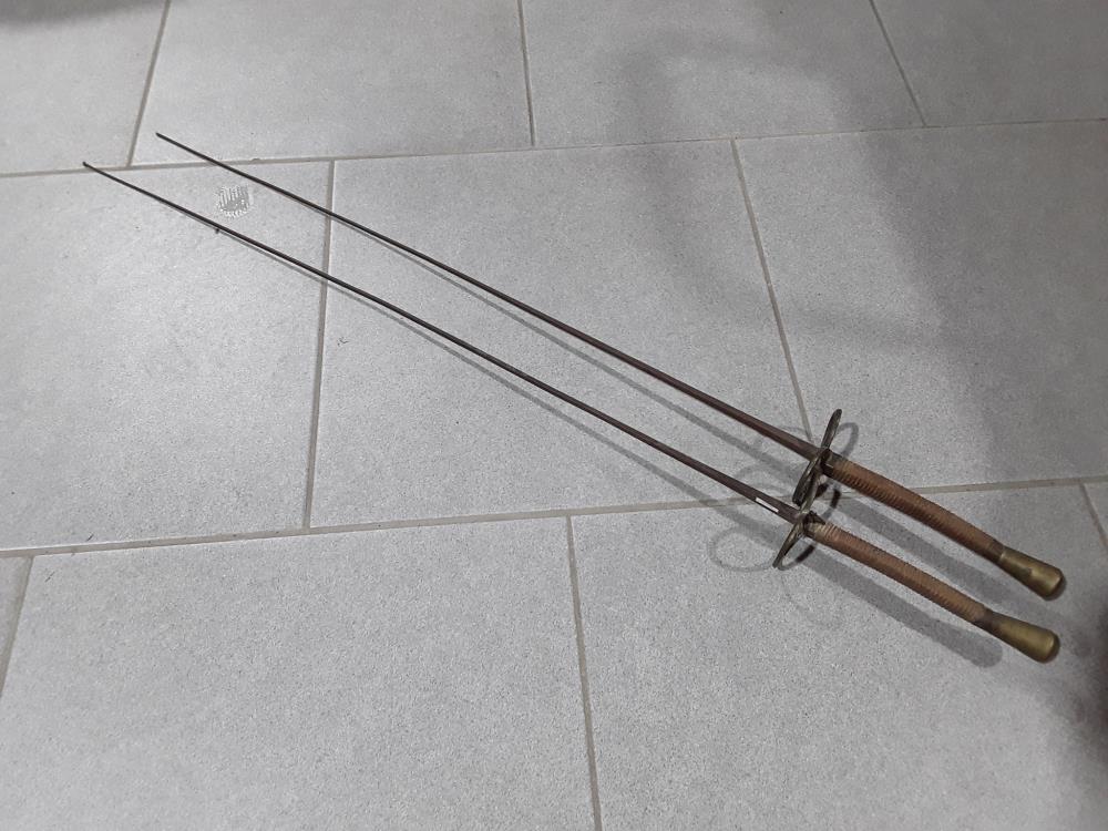 PAIRE DE FLEURETS ENTRAINEMENT ARMÉE BELGE FIN 19EME  