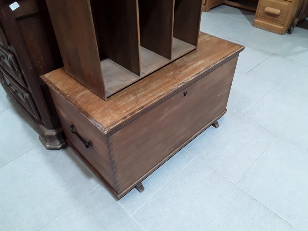 COFFRE EN CHÊNE MOYEN FORMAT 