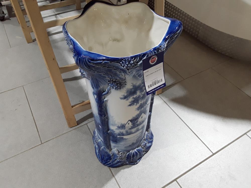 PORTE PARAPLUIE EN NIMY 