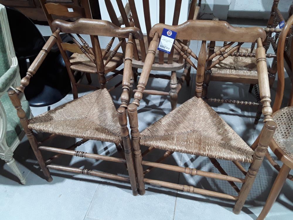 PAIRE DE FAUTEUILS ARDENNAIS FUMEUR DE PIPE RARE 